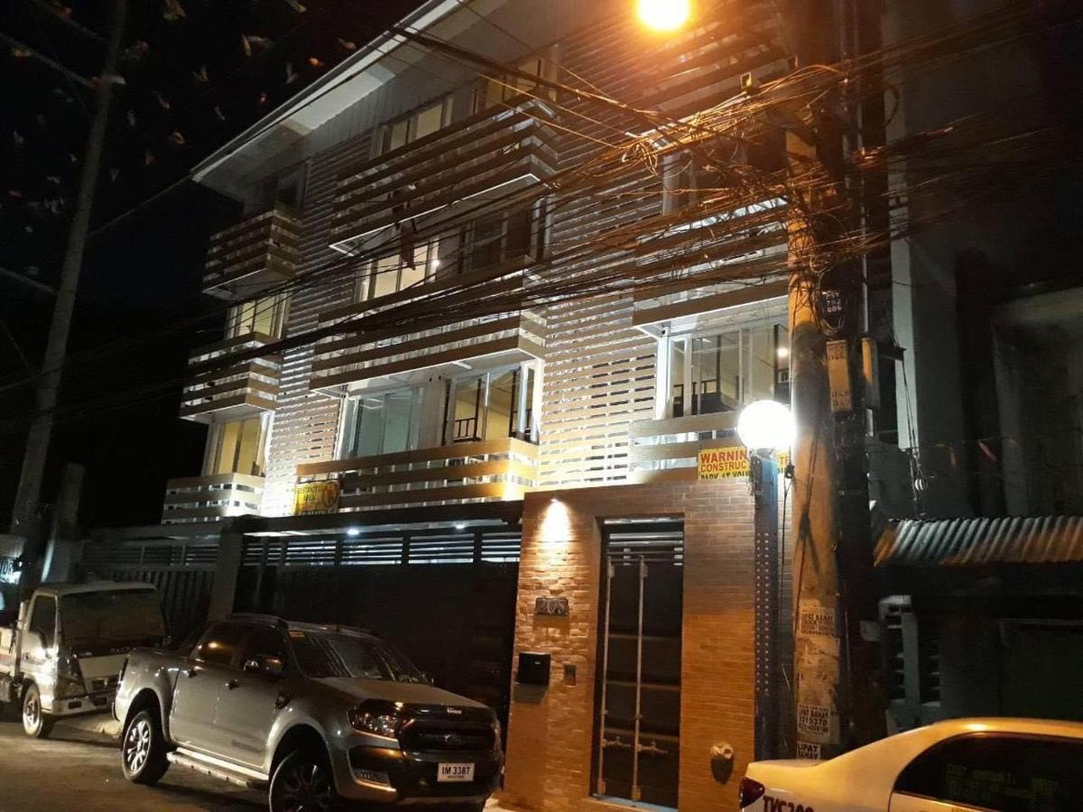 Burgos Hub Hostel Pasay Esterno foto