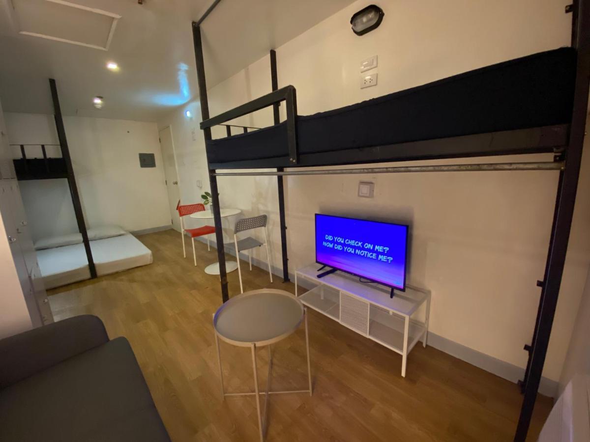 Burgos Hub Hostel Pasay Esterno foto