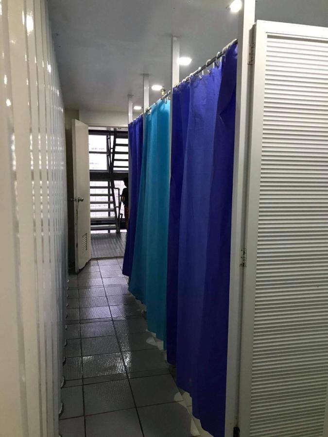 Burgos Hub Hostel Pasay Esterno foto
