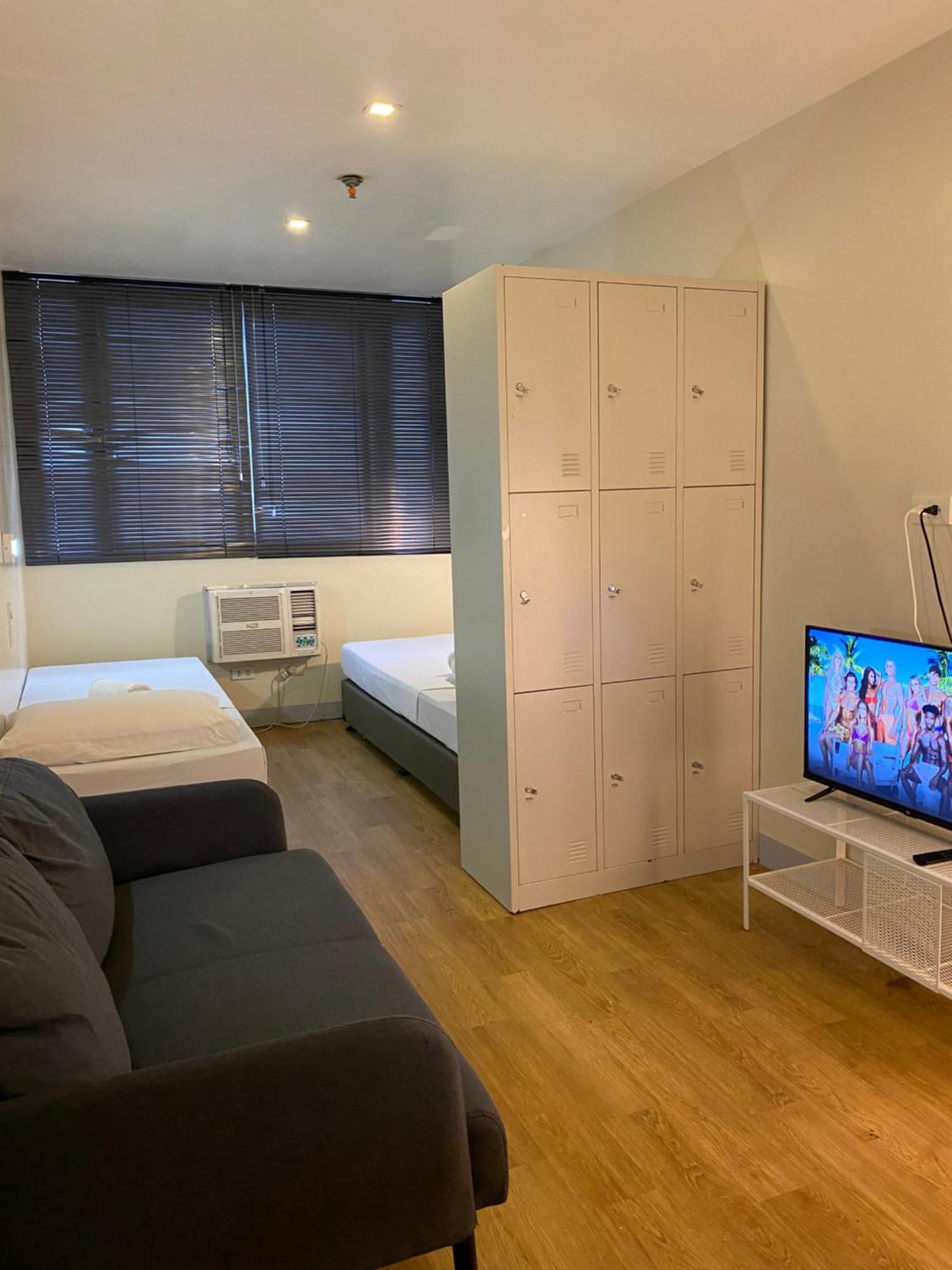 Burgos Hub Hostel Pasay Esterno foto