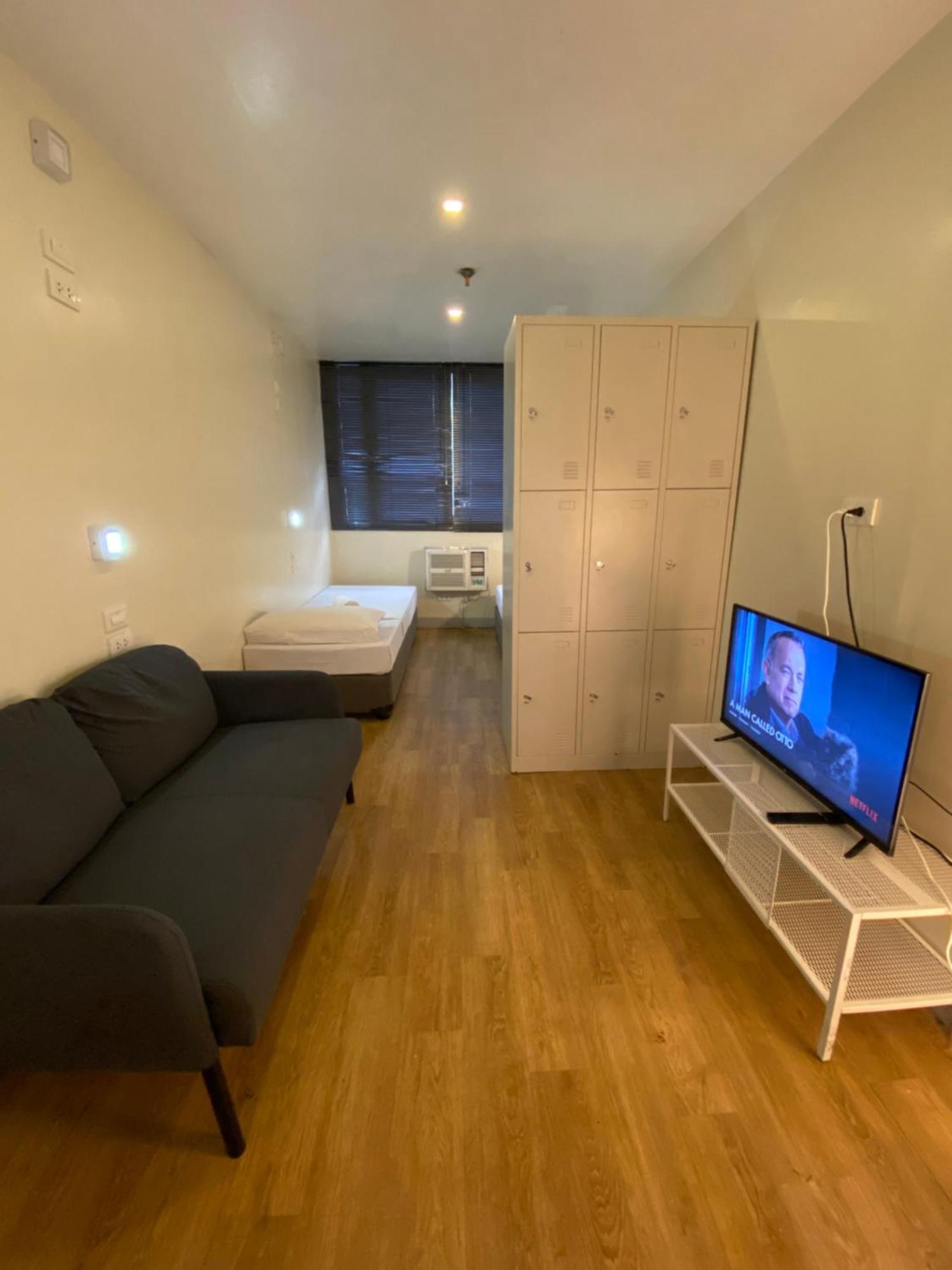 Burgos Hub Hostel Pasay Esterno foto